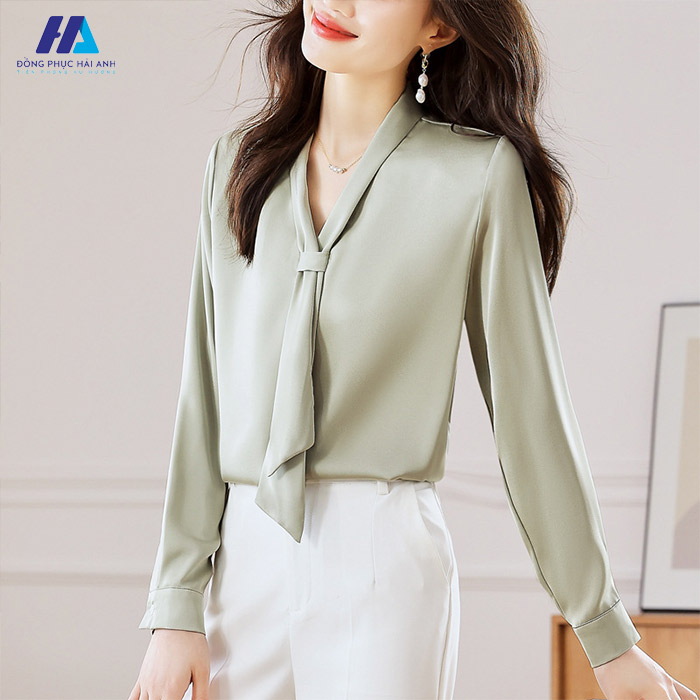 Lựa chọn chất liệu vải may áo sơ mi nữ cổ chữ V phù hợp