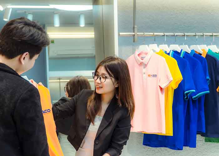 Hàng ngũ nhân viên tư vấn được đào tạo bài bản, nắm bắt tâm lý khách hàng, nhiệt tình, chu đáo