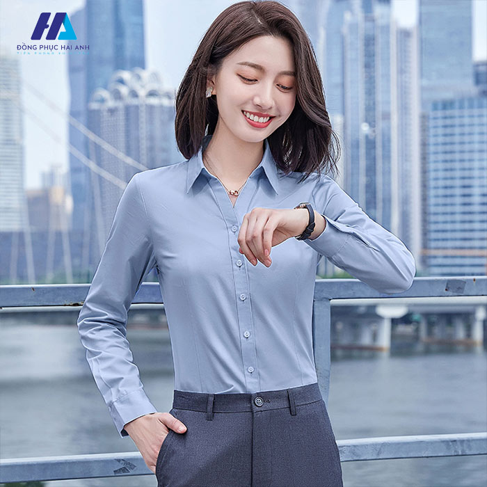 áo sơ mi xanh dương ngọc nữ hợp với các nàng có làn da trắng hoặc tone ấm