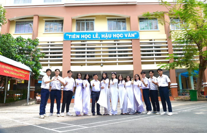 đồng phục trường Trần Quang Khải
