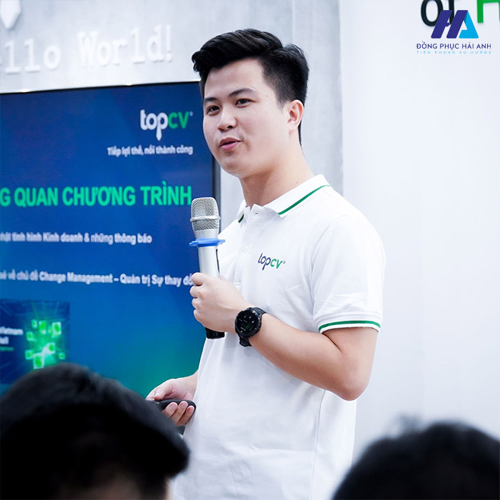 Mẫu áo polo đồng phục công ty TopCV mang vẻ đẹp thanh lịch, chuyên nghiệp