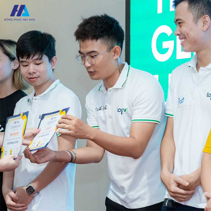 Chất vải Piquecool cao cấp được lựa chọn để may áo polo đồng phục TopCV