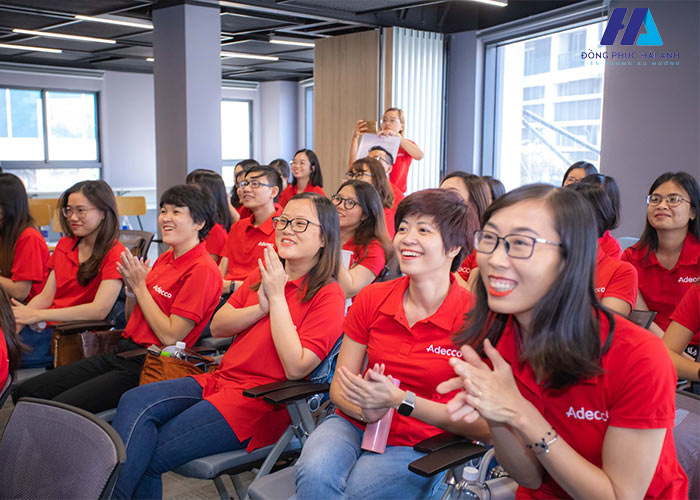 Đồng phục nhân viên Adecco đa dạng trong thiết kế kiểu dáng